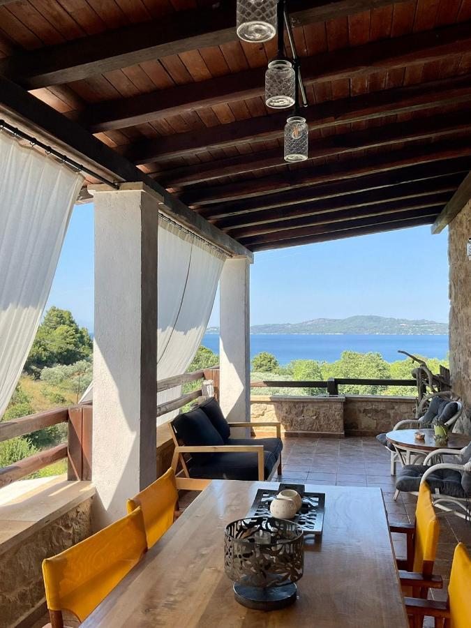 Stonehouse & Casa Al Sole E Al Mare Villa Nea Roda Exterior photo