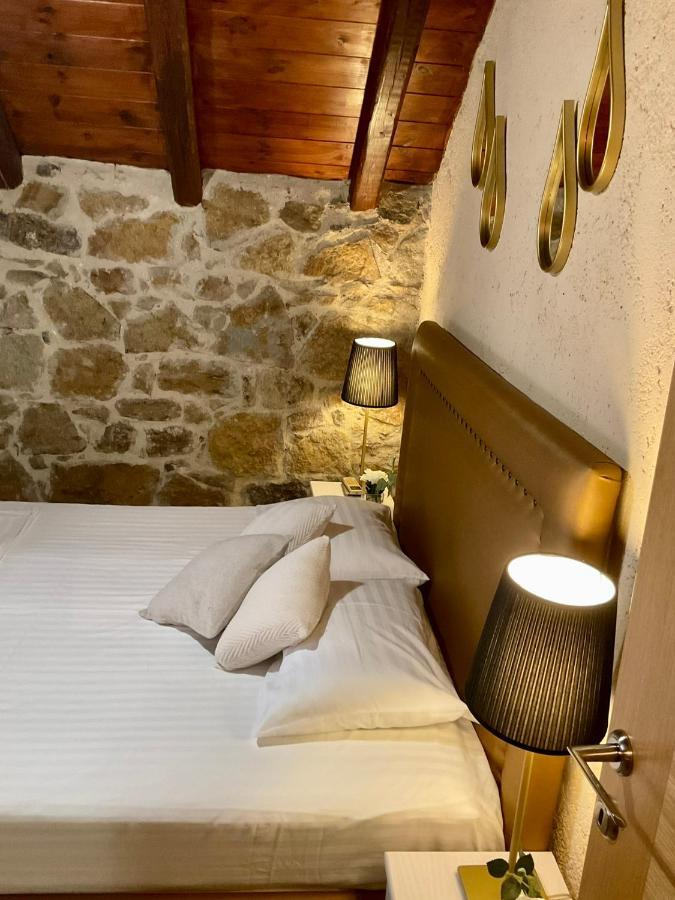 Stonehouse & Casa Al Sole E Al Mare Villa Nea Roda Exterior photo
