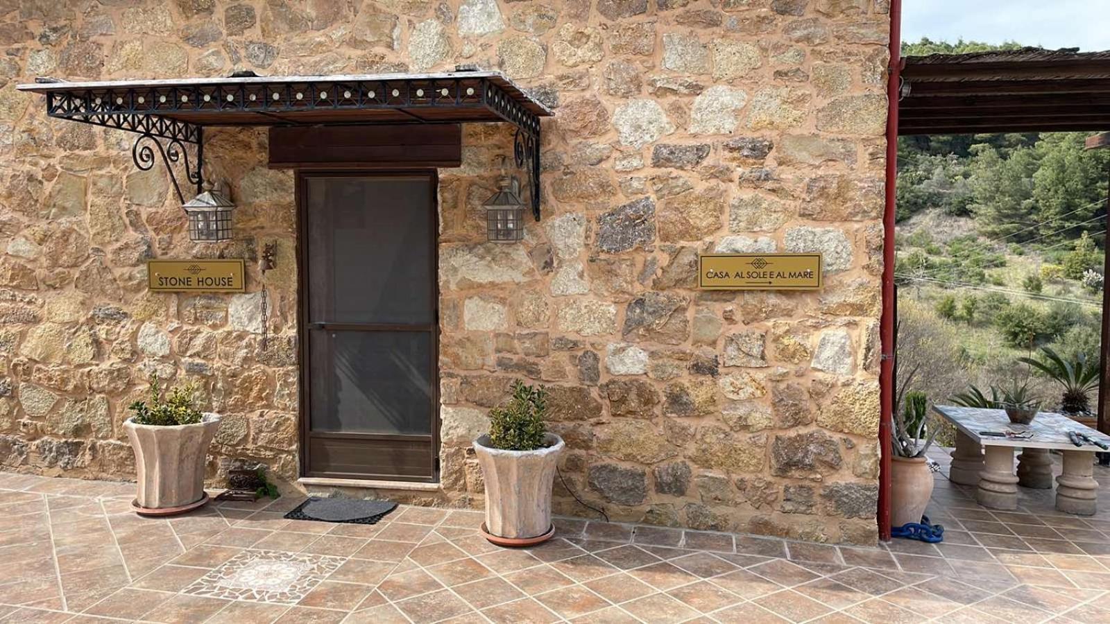 Stonehouse & Casa Al Sole E Al Mare Villa Nea Roda Exterior photo