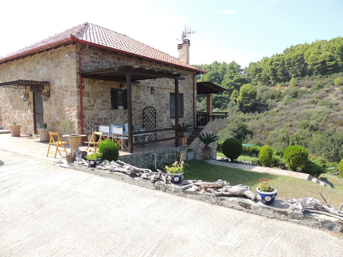 Stonehouse & Casa Al Sole E Al Mare Villa Nea Roda Exterior photo