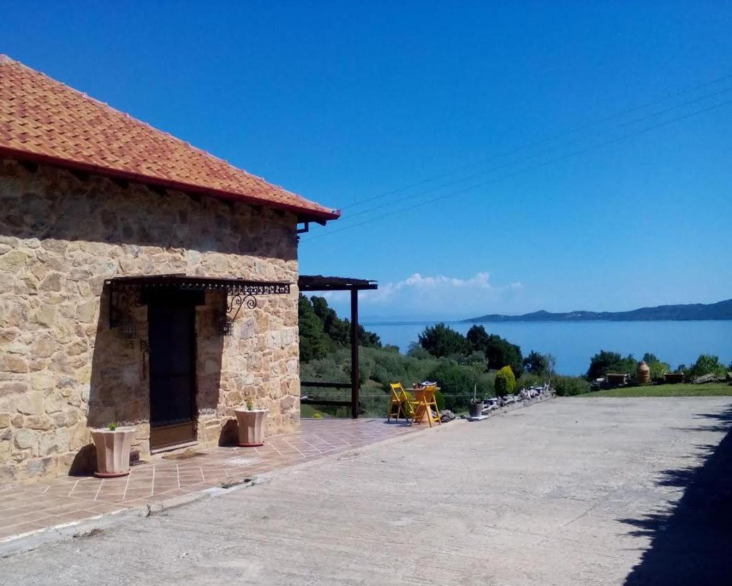 Stonehouse & Casa Al Sole E Al Mare Villa Nea Roda Exterior photo